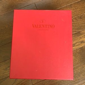 Valentino Box
